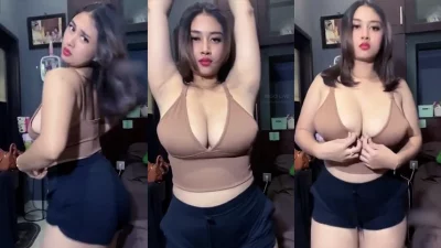 Cewek Bigo Show Belahan Susu Mantap