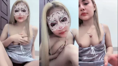 Si Pirang Cute Pamerin Uting Nenen